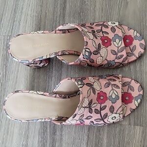 STUART WEITZMAN embroidered heels